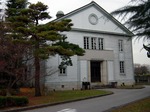 ShigaUniv_Hikone_AssemblyHall01.jpg